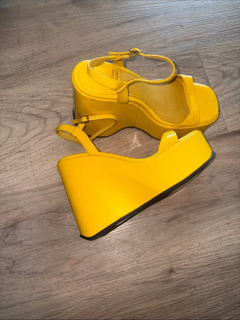 Jeffrey Campbell statement platform